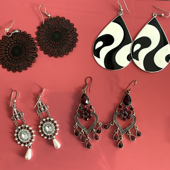 Earrings-4 pairs of women’s earrings for one price! A variety of looks! - Picture 1 of 3